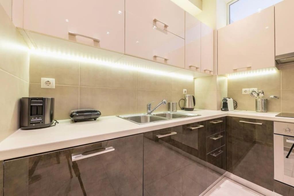 Syntagma H&B Apartment Athén Kültér fotó
